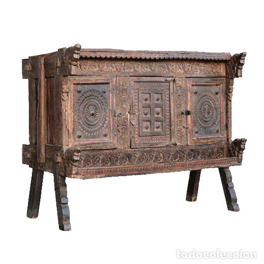 Antig&uuml;edades: Coffre bois sculpt&eacute; &eacute;l&eacute;ments anciens - Foto 1