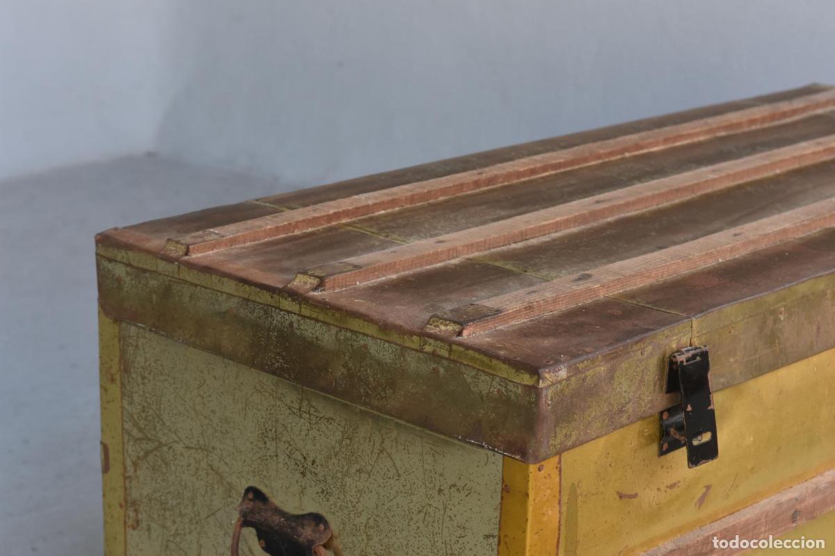 Antig&uuml;edades: Coffre bois recouvert de laiton - Foto 3