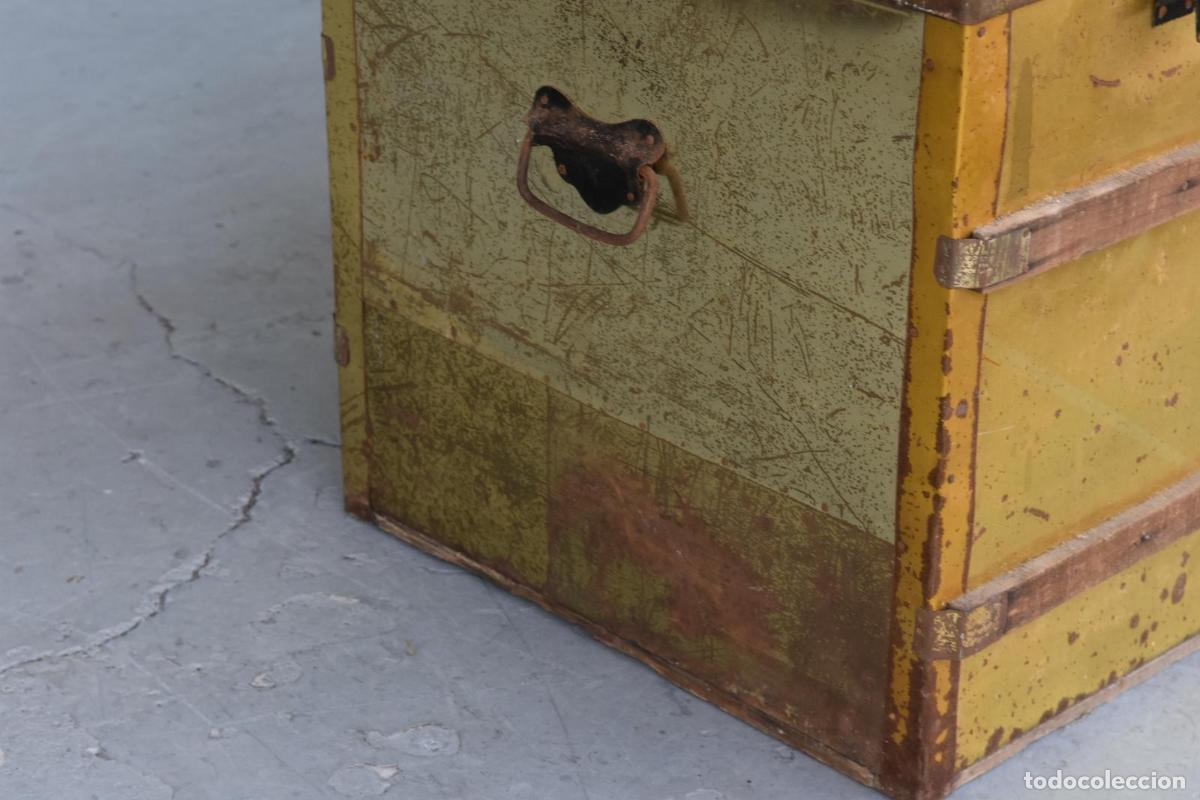 Antig&uuml;edades: Coffre bois recouvert de laiton - Foto 4