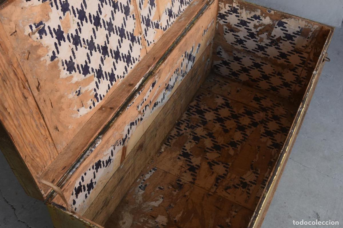Antig&uuml;edades: Coffre bois recouvert de laiton - Foto 5