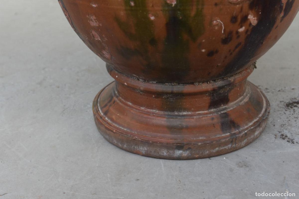 Antig&uuml;edades: Pot en gr&egrave;s &eacute;maill&eacute; vert et argile dAnduze - Foto 6