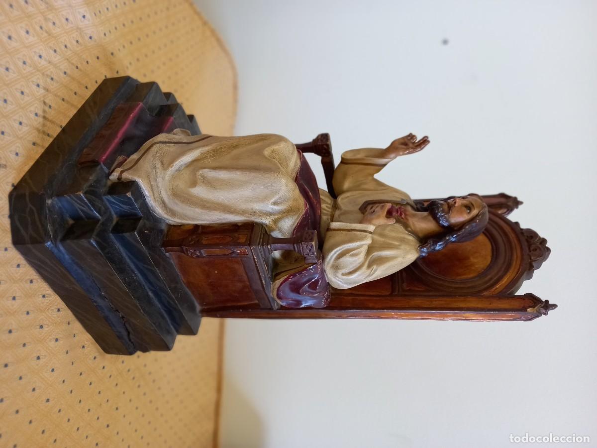 Antiques: Coraz&oacute;n de Jes&uacute;s sobre peana en madera tallada. Mas de 100 a&ntilde;os