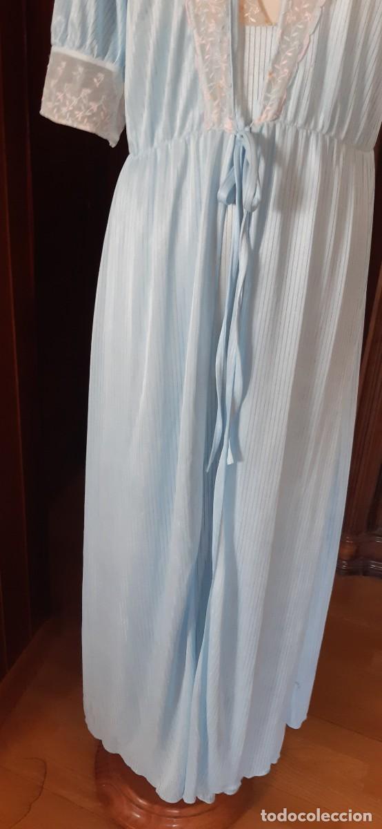Antig&uuml;edades: CONJUNTO DE BATA Y CAMIS&Oacute;N TALLA 7, CON ENCAJE. - Foto 3