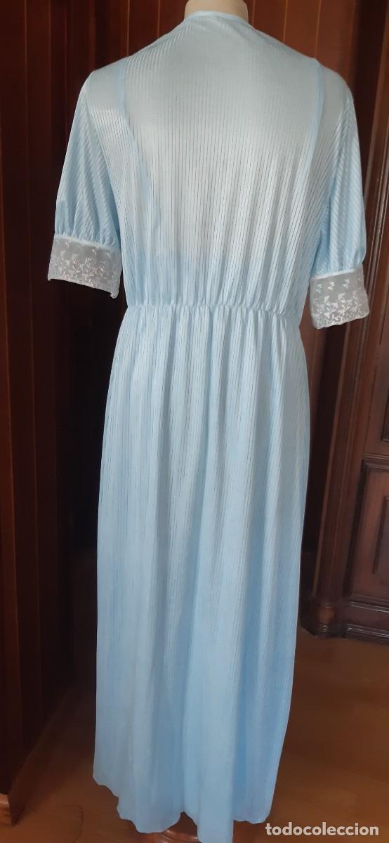 Antig&uuml;edades: CONJUNTO DE BATA Y CAMIS&Oacute;N TALLA 7, CON ENCAJE. - Foto 4