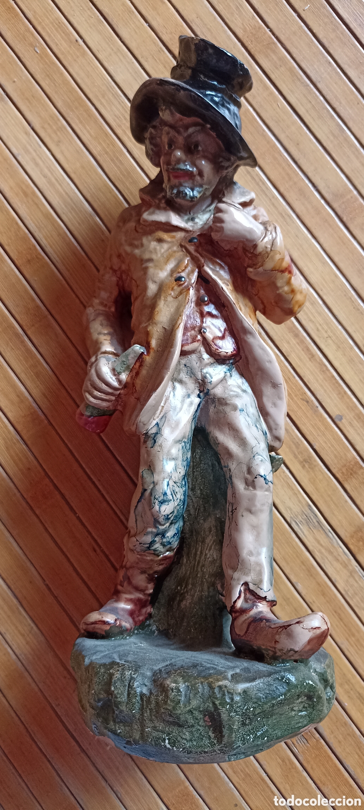 Antig&uuml;edades: Figura cer&aacute;mica hombre - Modelo exclusivo registrado Asociaci&oacute;n nacional de inv&aacute;lidos civiles