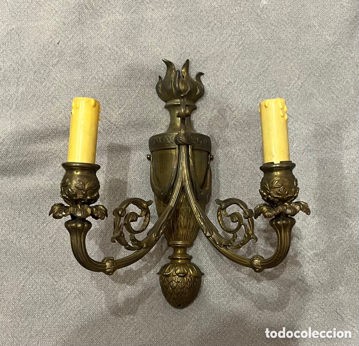 Antig&uuml;edades: Antiguo aplique de pared de bronce - Foto 2