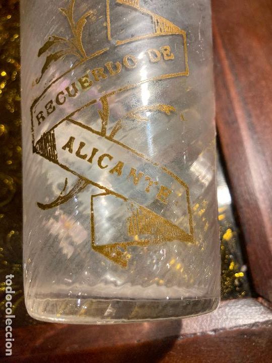 Antiquit&auml;ten: Vaso antiguo de cristal pintado recuerdo de Alicante 7 x 10,5 cms alguna falta de pintura