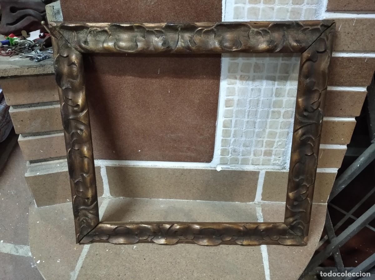 Antig&uuml;edades: ANTIGUO MARCO DE MADERA TALLADA -Q8 - Foto 1