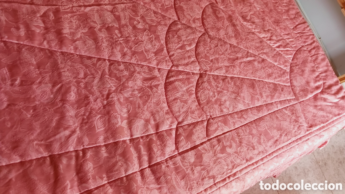 Antig&uuml;edades: Colcha rosa con volantes y lazos - Foto 2