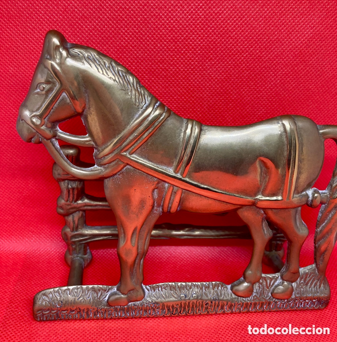 Antig&uuml;edades: ANTIGUO SUJETACARTAS DE BRONCE CIRCA 1950 - Foto 3