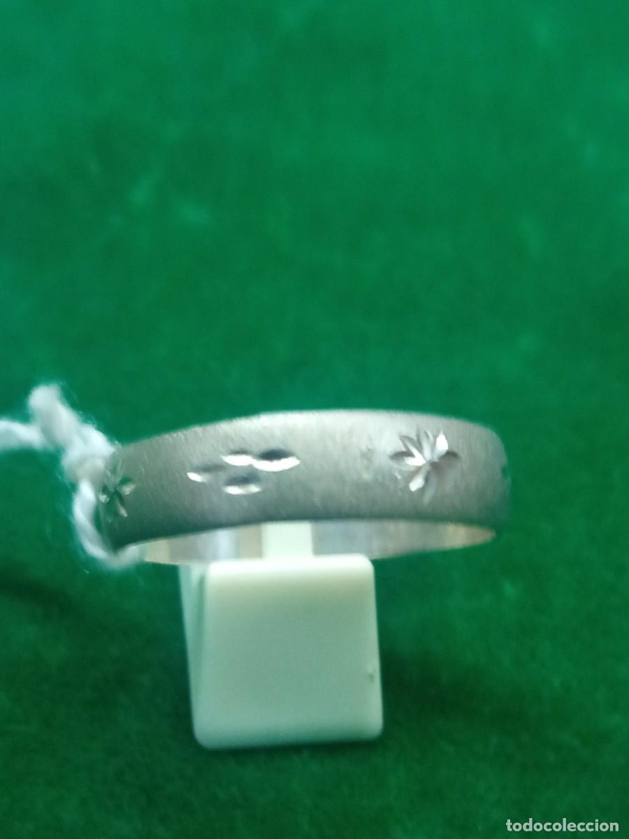 Antig&uuml;edades: Anillo plata + - Foto 1