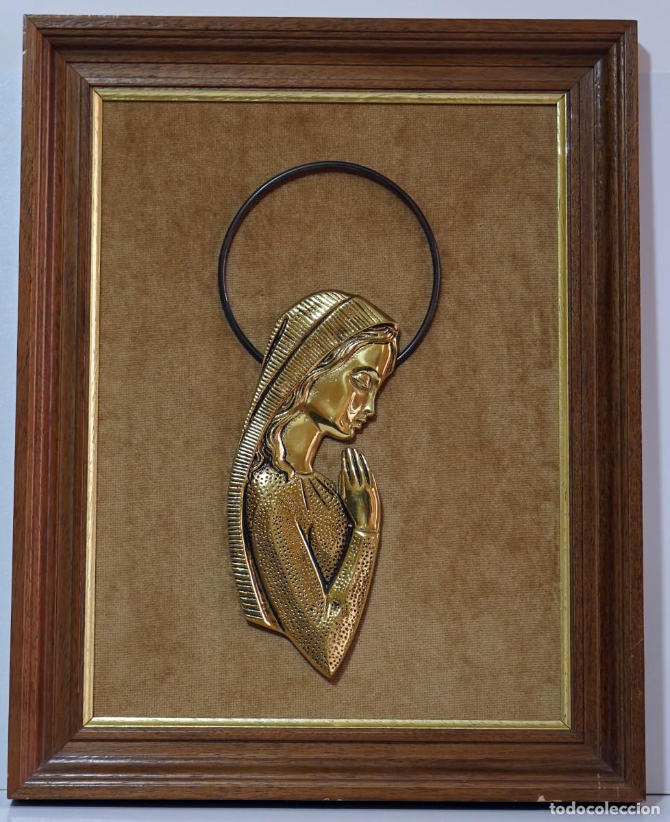 Antig&uuml;edades: Cuadro Virgen bronce , terciopelo beige. - Foto 1