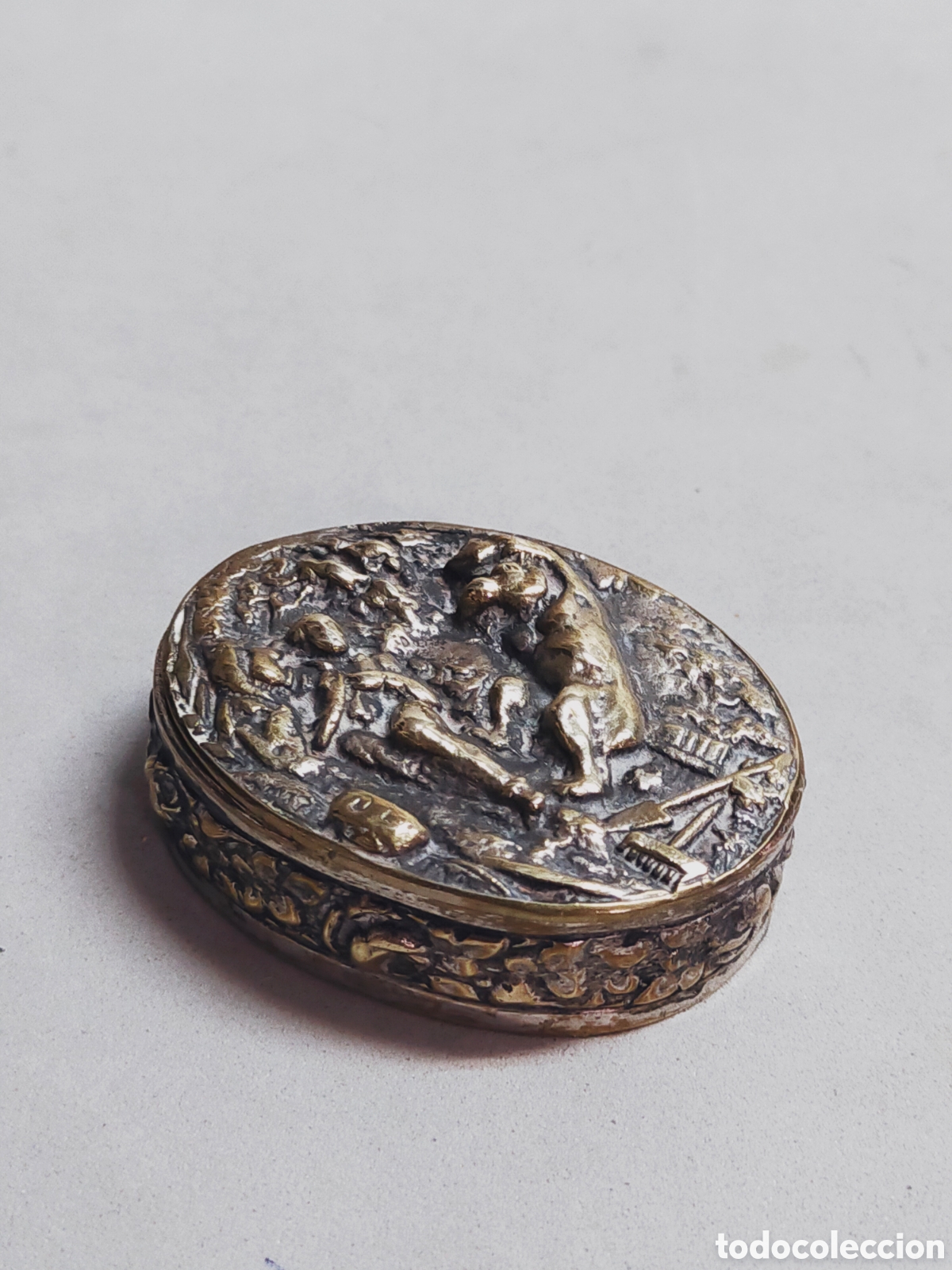 Antig&uuml;edades: CAJA DE BRONCE CON ESCENA GRABADA EN RELIEVE. OVALADA. - Foto 11