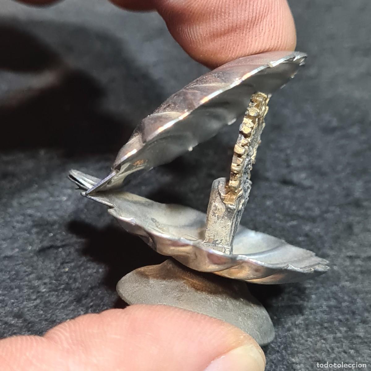 Antig&uuml;edades: CONCHA CON LA VIRGEN DEL PILAR EN EL INTERIOR - METAL - 5cm / CAA - Foto 3