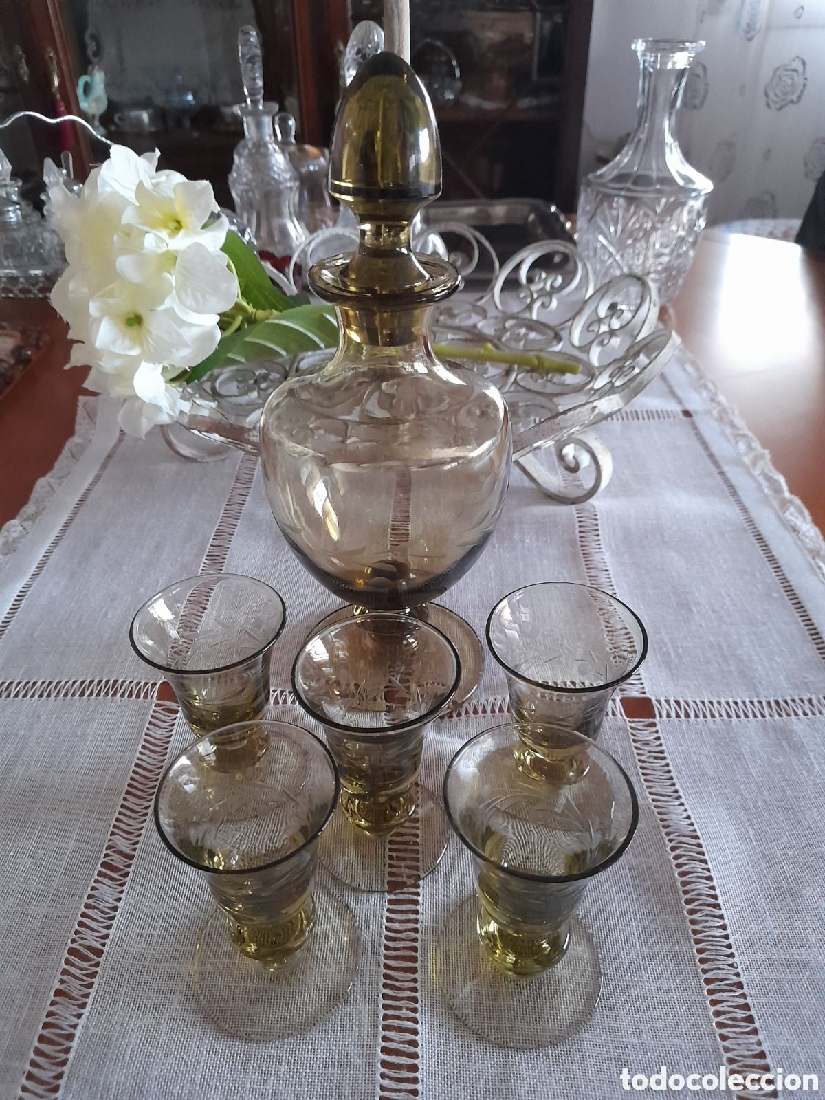 Antig&uuml;edades: Juego de botella y copas de licor en cristal verde - Foto 1