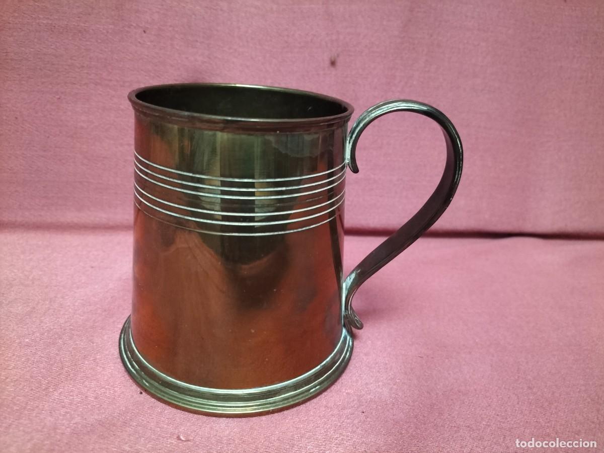 Antig&uuml;edades: Jarra de metal dorado - Foto 1