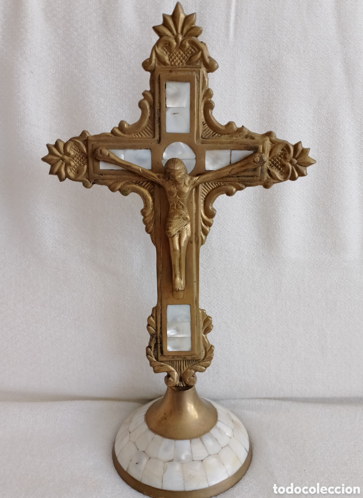 Antig&uuml;edades: Crucifijo Hostiario Bronce. - Foto 5