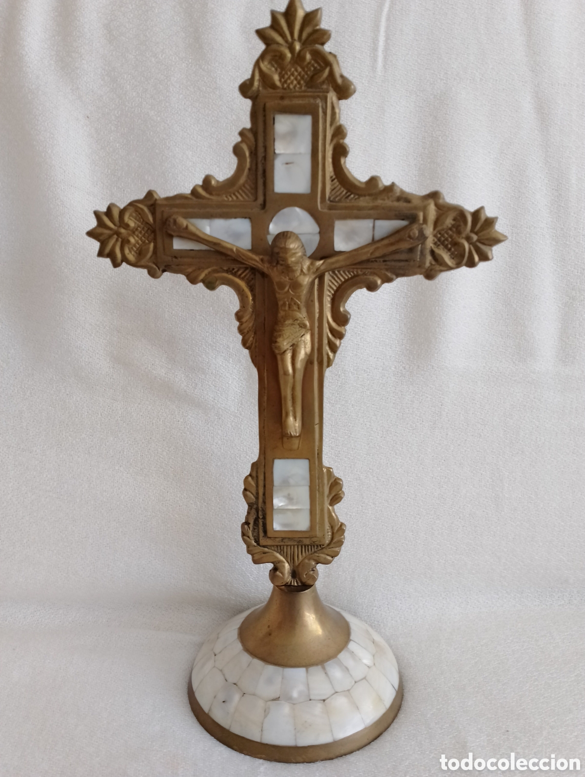 Antig&uuml;edades: Crucifijo Hostiario Bronce. - Foto 8