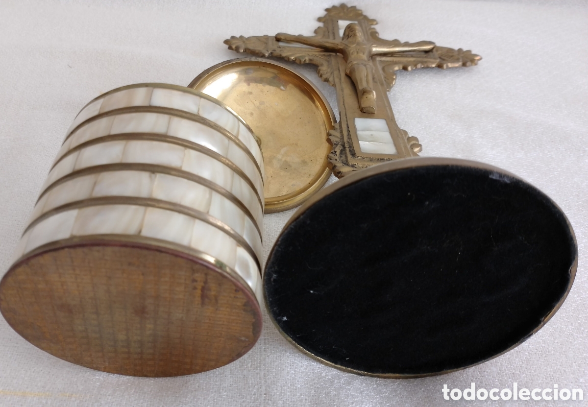 Antig&uuml;edades: Crucifijo Hostiario Bronce. - Foto 9