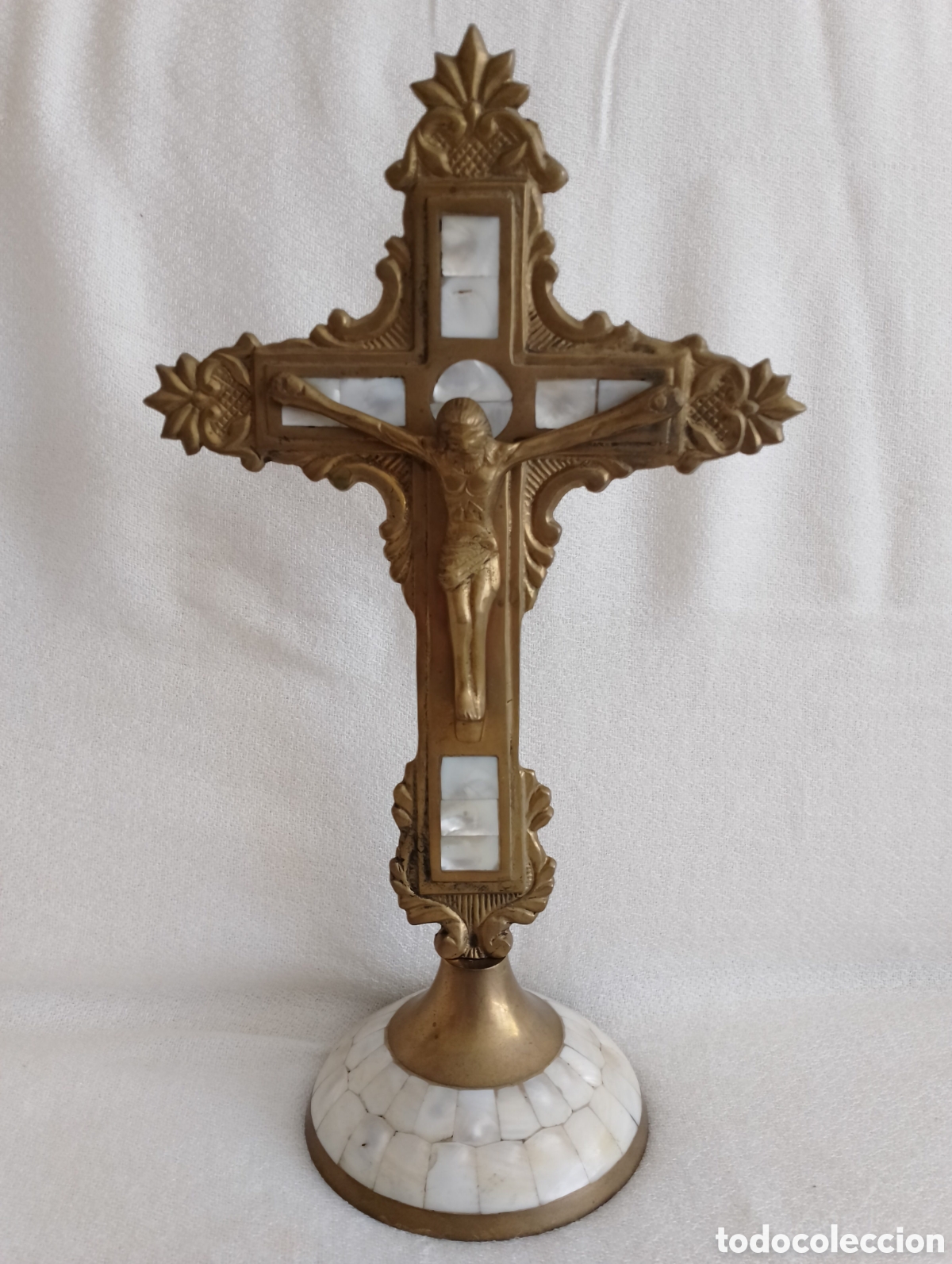 Antig&uuml;edades: Crucifijo Hostiario Bronce. - Foto 10