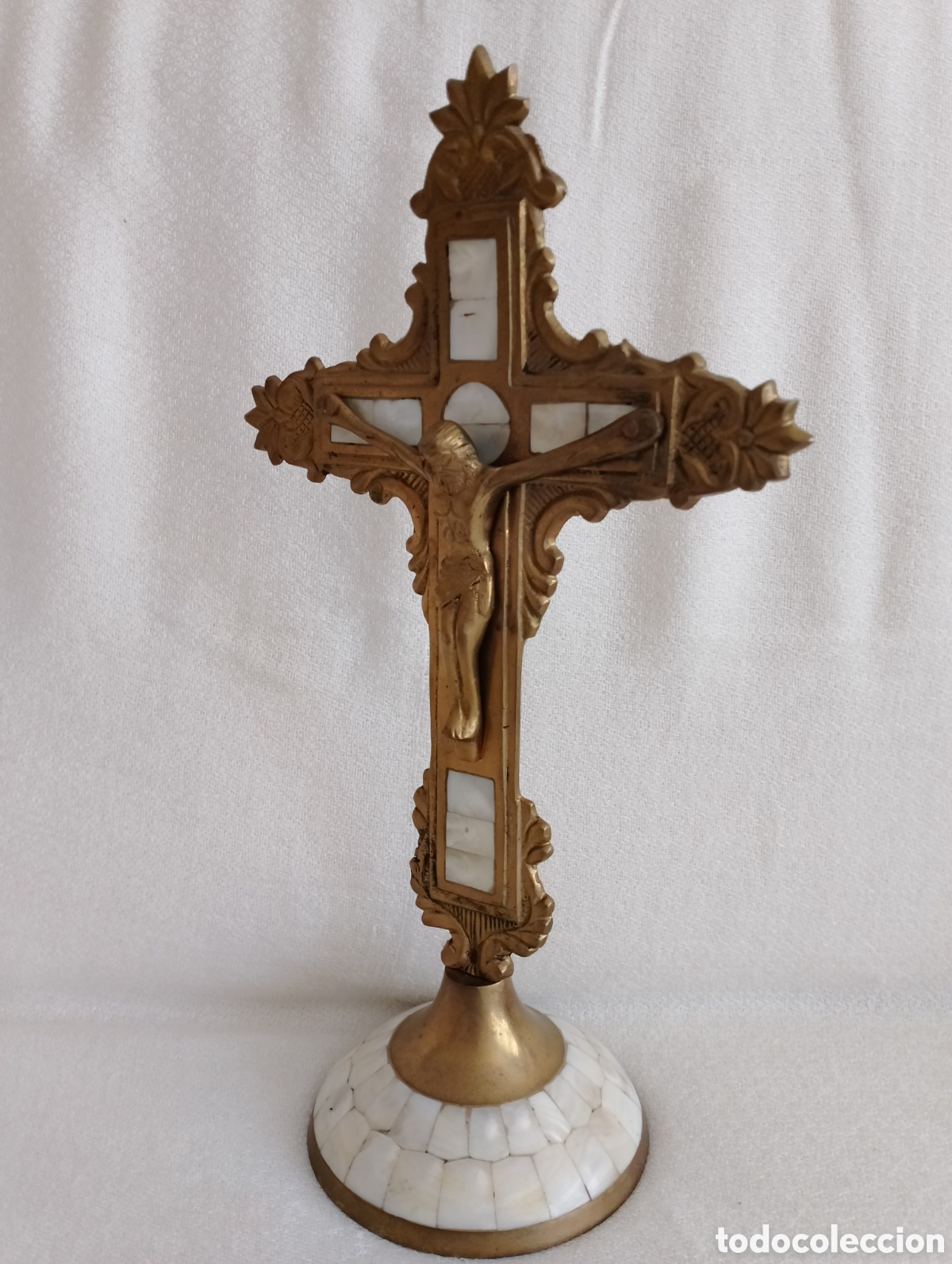 Antig&uuml;edades: Crucifijo Hostiario Bronce. - Foto 11
