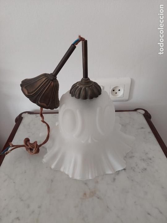 Antig&uuml;edades: L&aacute;mpara de techo con tulipa - Foto 5
