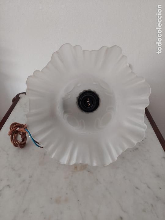 Antig&uuml;edades: L&aacute;mpara de techo con tulipa - Foto 11