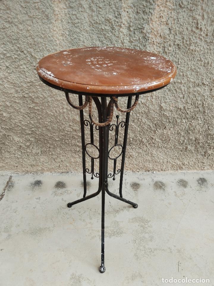 Antig&uuml;edades: mesita de forja - Foto 5