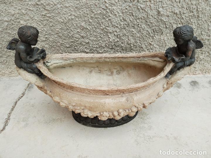 Antig&uuml;edades: macetero con angeles - Foto 3