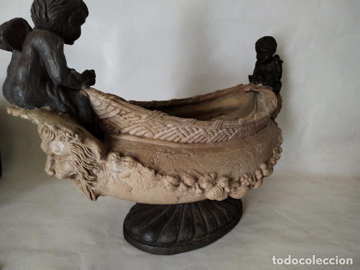 Antig&uuml;edades: macetero con angeles - Foto 7