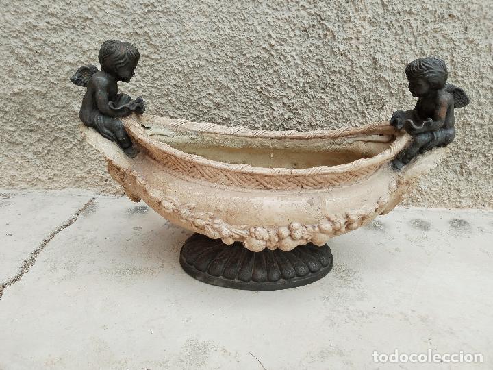 Antig&uuml;edades: macetero con angeles - Foto 1