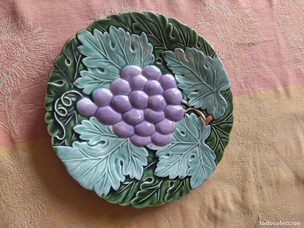Antig&uuml;edades: Plato de fruta may&oacute;lica, uvas. - Foto 2