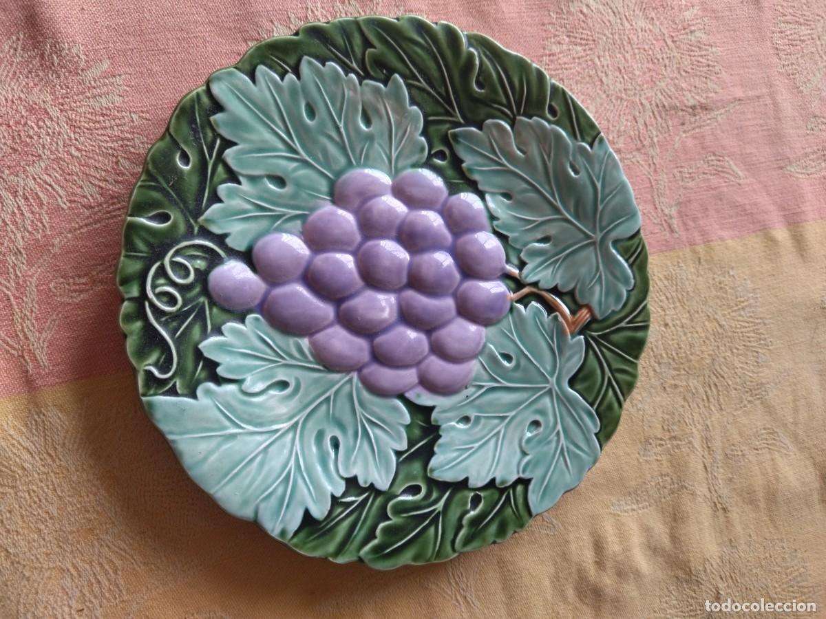 Antig&uuml;edades: Plato de fruta may&oacute;lica, uvas. - Foto 3