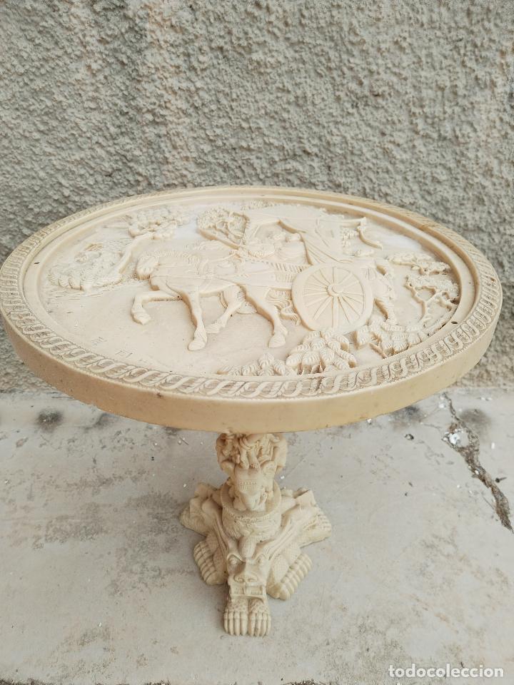 Antig&uuml;edades: mesa oriental de resina - Foto 4