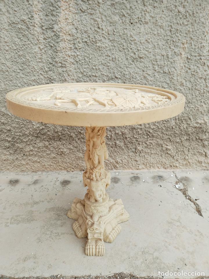 Antig&uuml;edades: mesa oriental de resina - Foto 5