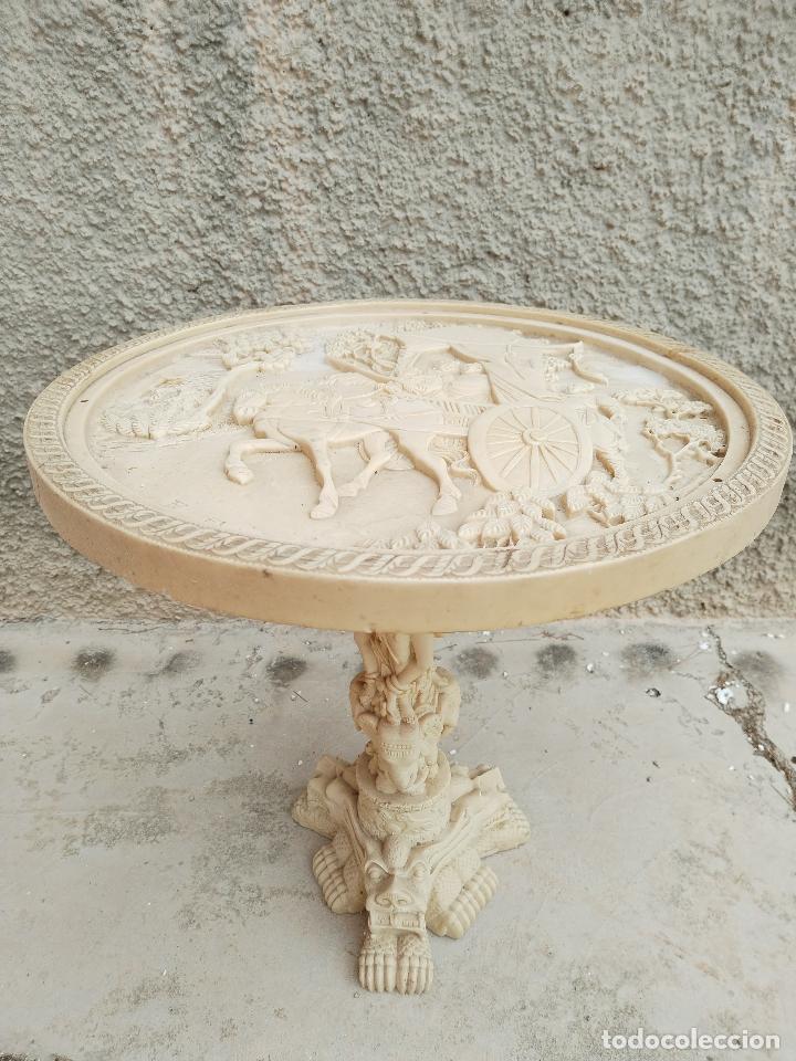 Antig&uuml;edades: mesa oriental de resina - Foto 6