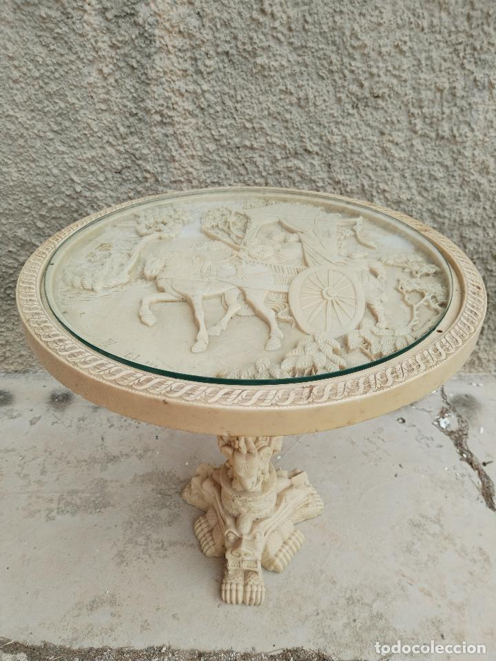 Antig&uuml;edades: mesa oriental de resina - Foto 1