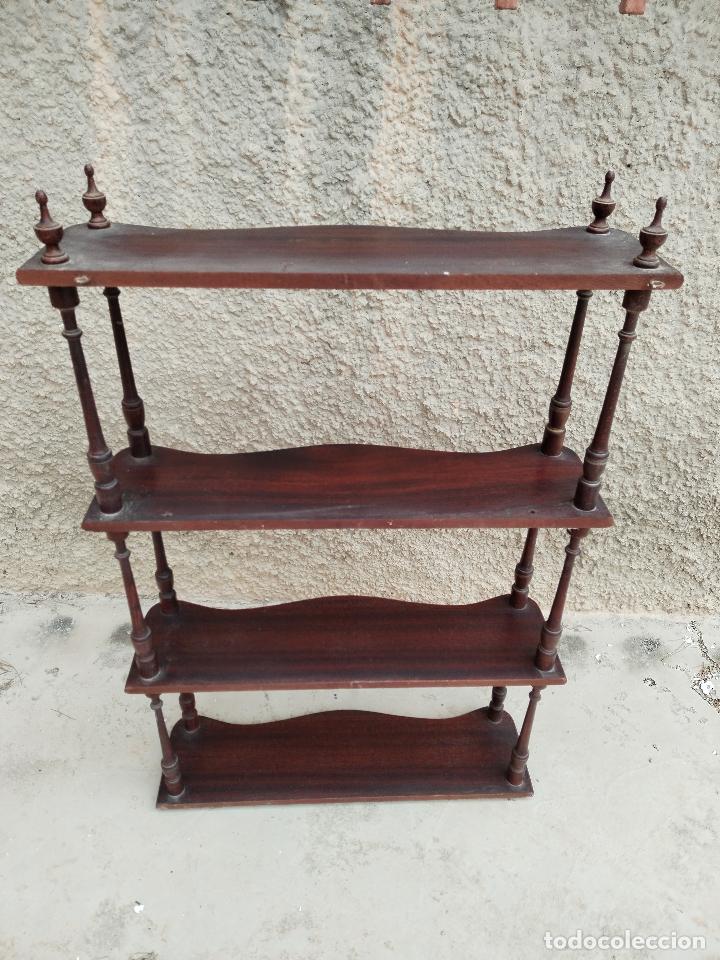 Antig&uuml;edades: estanteria repisa de pared - Foto 2