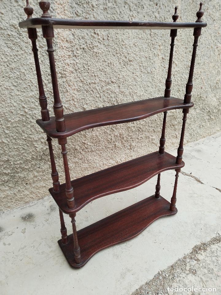 Antig&uuml;edades: estanteria repisa de pared - Foto 3