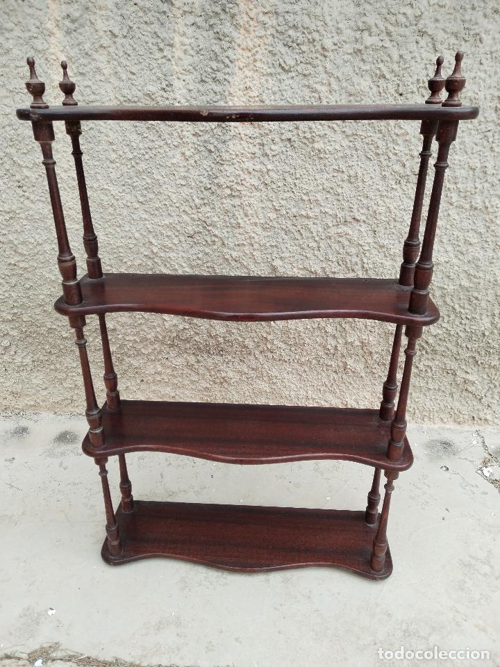Antig&uuml;edades: estanteria repisa de pared - Foto 1