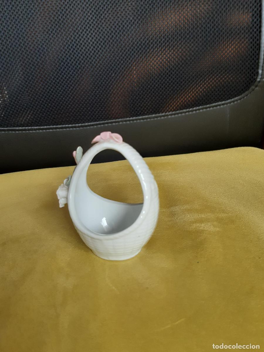 Antig&uuml;edades: Cestito porcelana - Foto 2