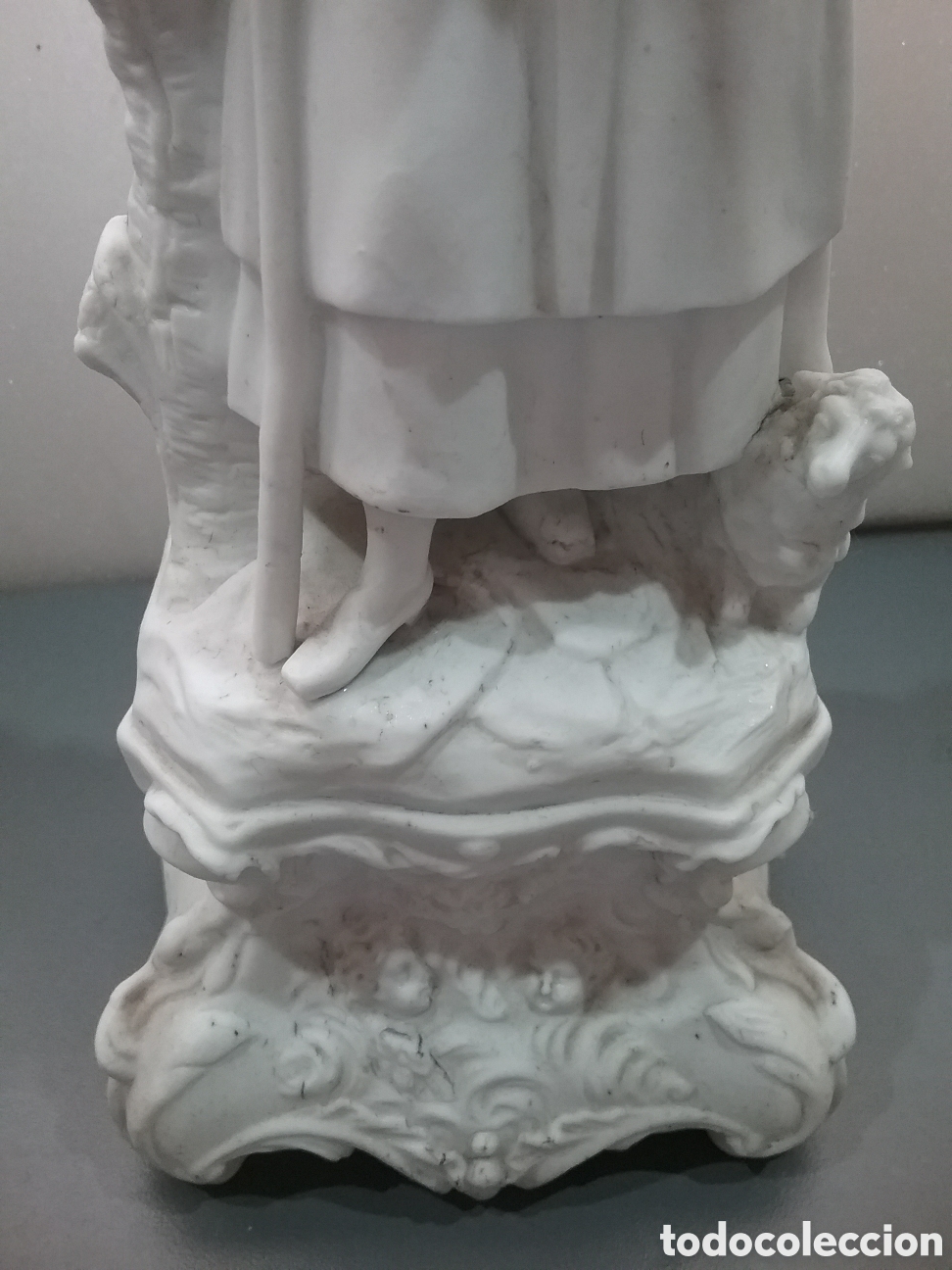 Antig&uuml;edades: Figura en biscuit, pastora leyendo. - Foto 3