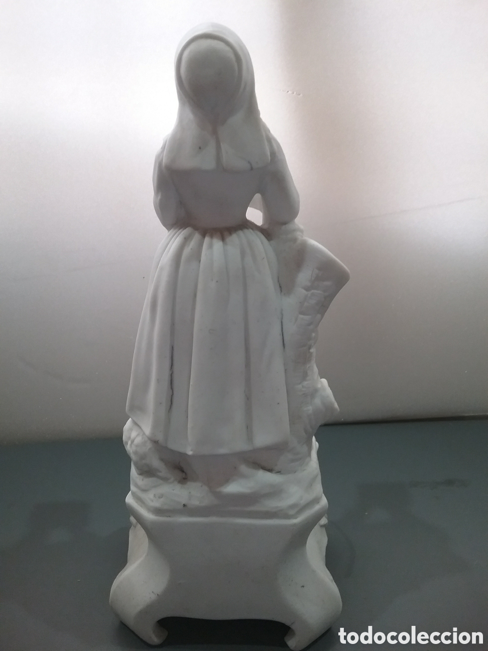 Antig&uuml;edades: Figura en biscuit, pastora leyendo. - Foto 5