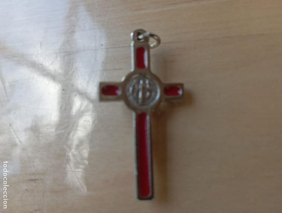 Antig&uuml;edades: CRUZ ESMALTADA BONITO CRISTO . - Foto 1