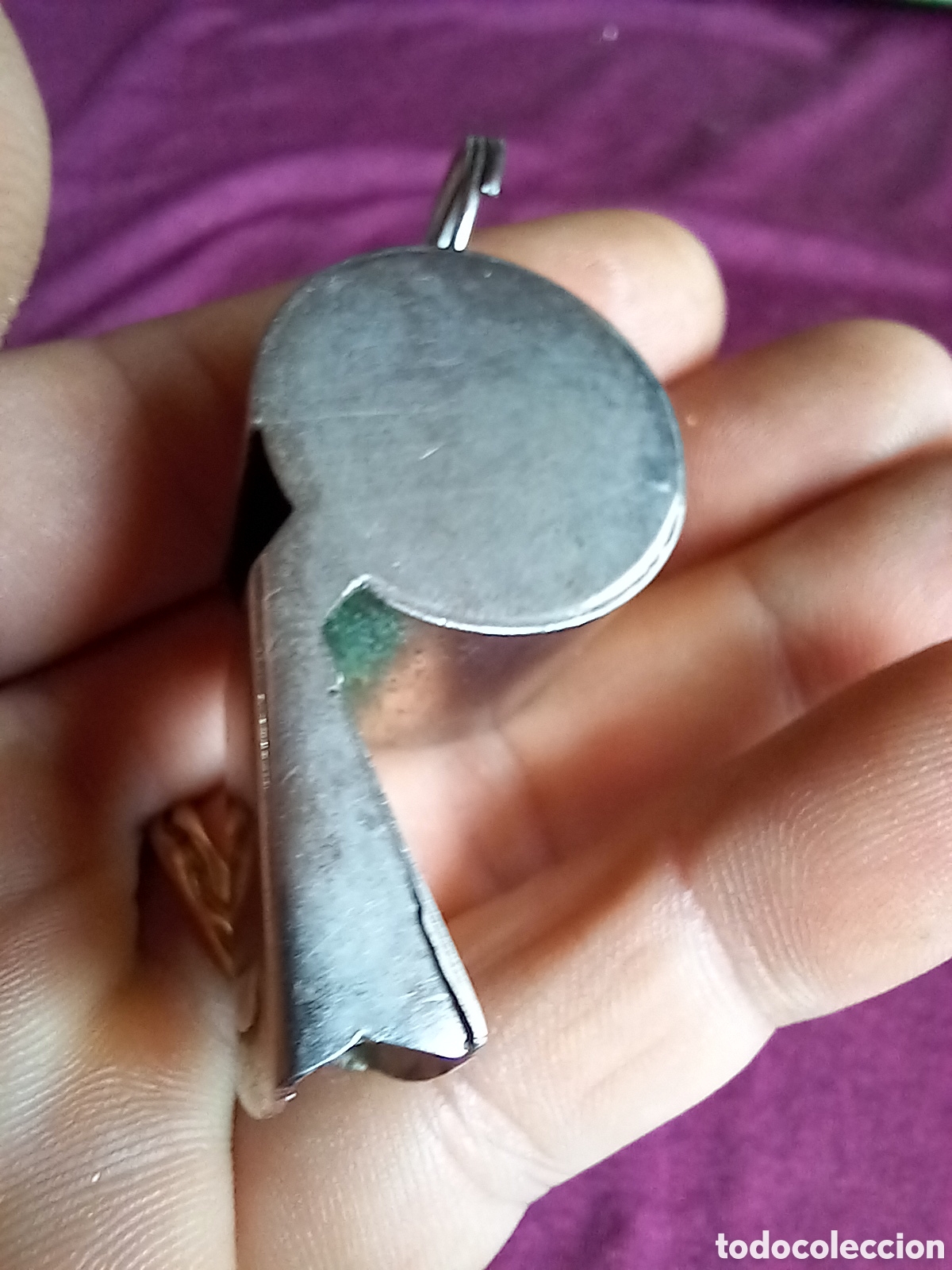 Antig&uuml;edades: LOTE DE 4 SILBATOS DE METAL - Foto 4