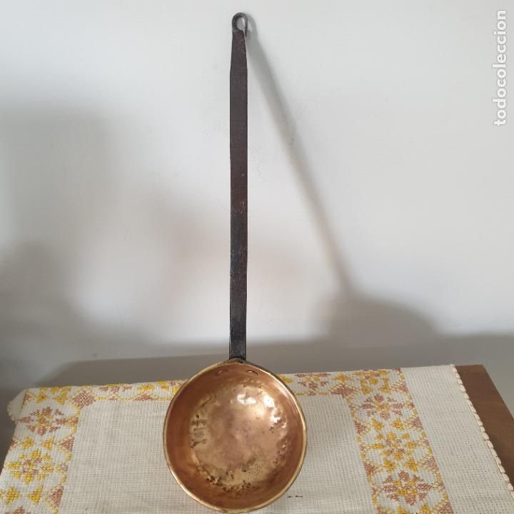 Antig&uuml;edades: ANTIGUO CAZO DE COBRE Y FORJA - Foto 1