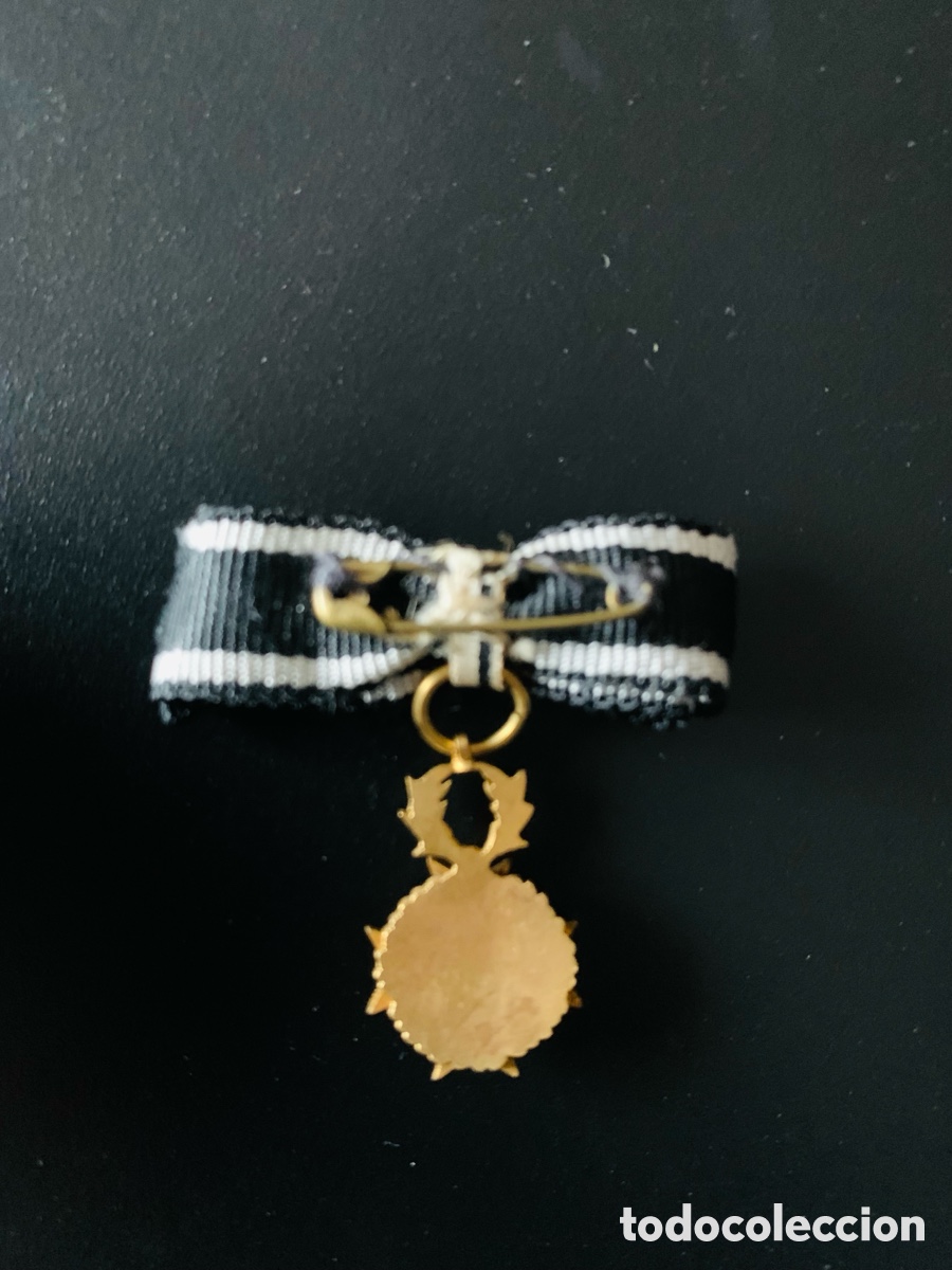 Antig&uuml;edades: Medalla-insignia con cinta y caja - Foto 2