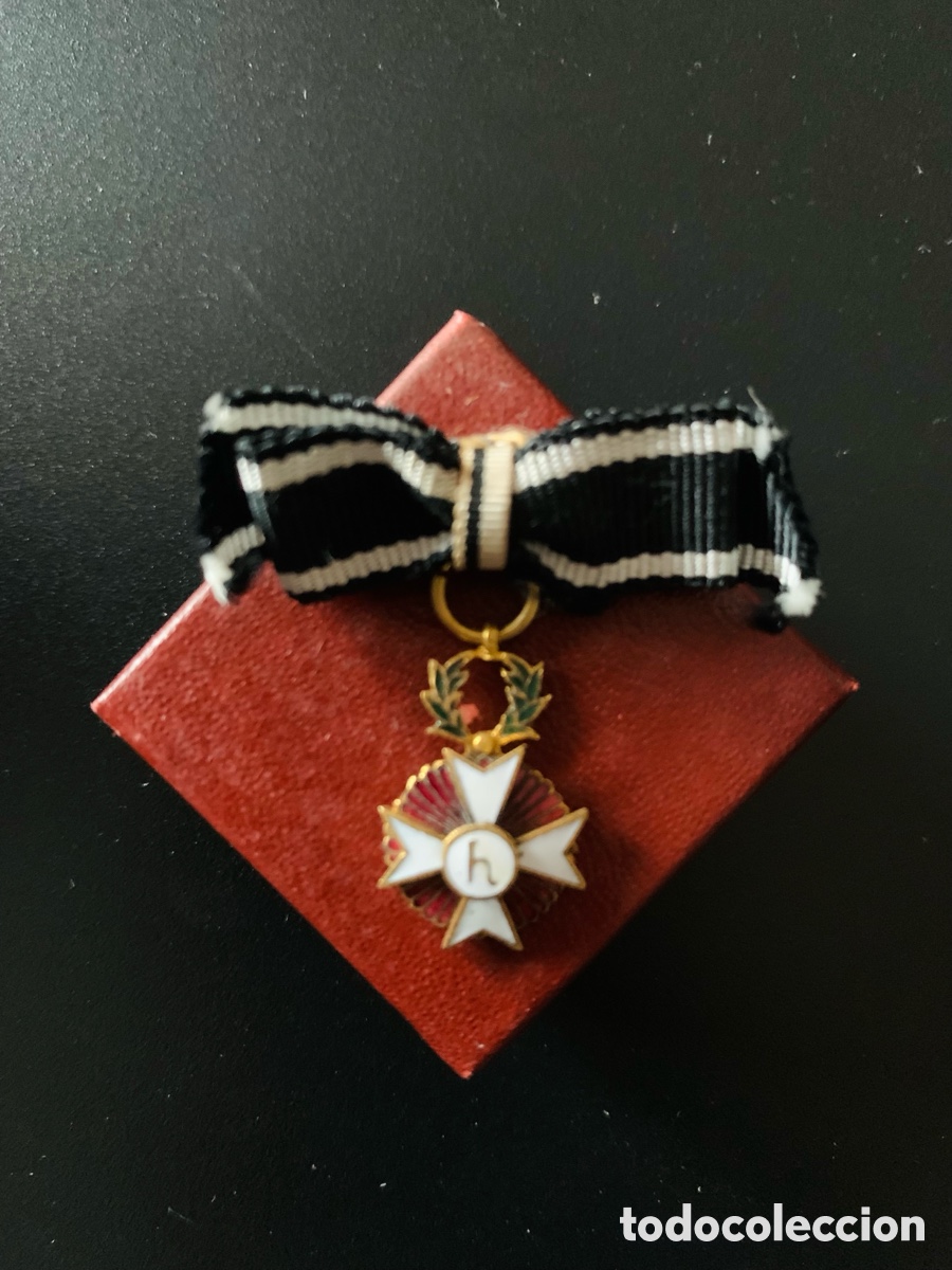 Antig&uuml;edades: Medalla-insignia con cinta y caja - Foto 1