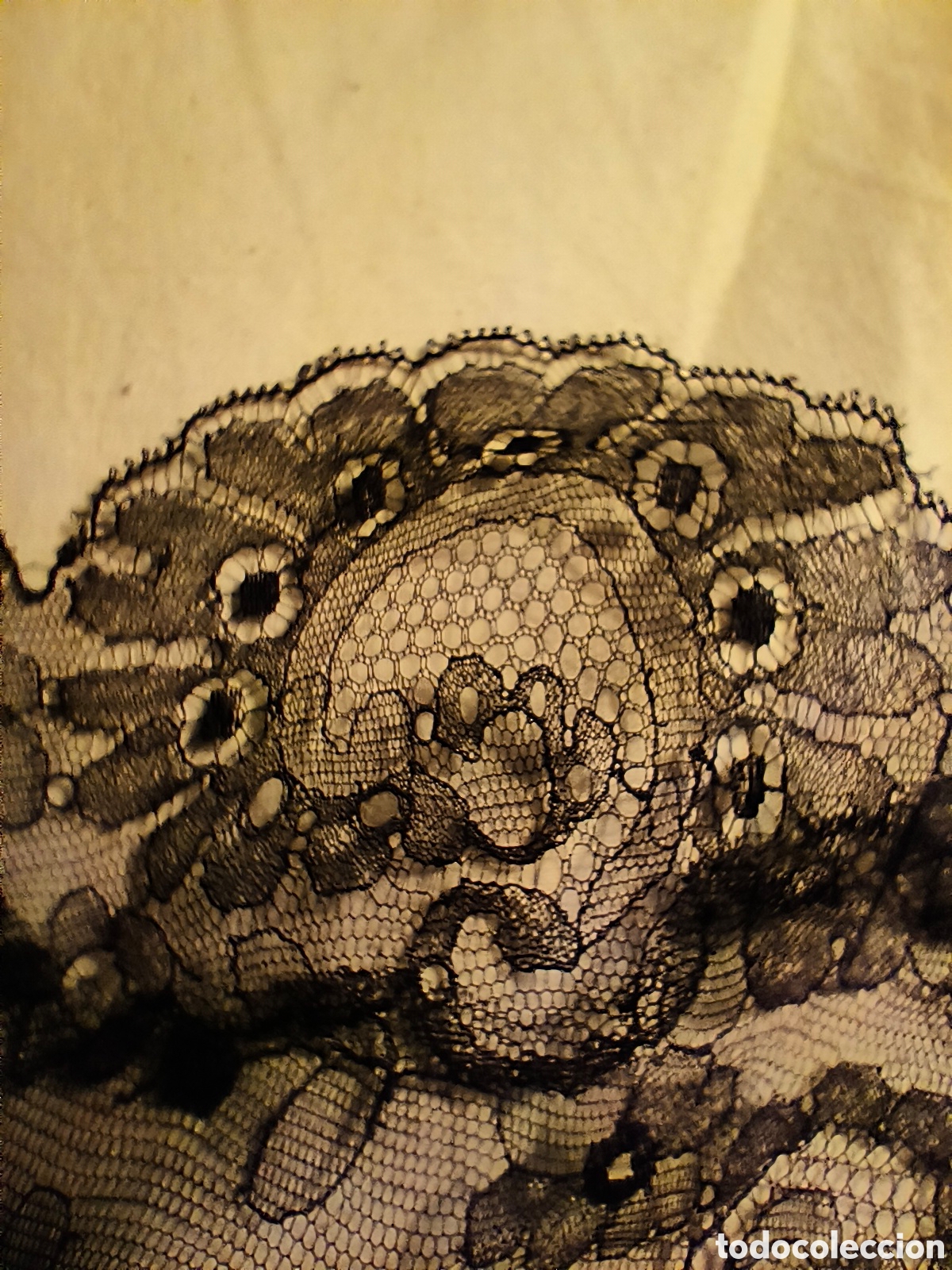 Antig&uuml;edades: Mantilla blonda - Foto 5