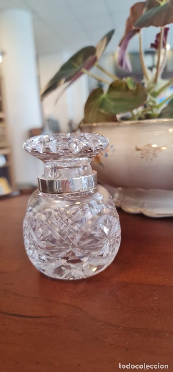 Antig&uuml;edades: Botella de perfume en cristal y boca de plata - Foto 2